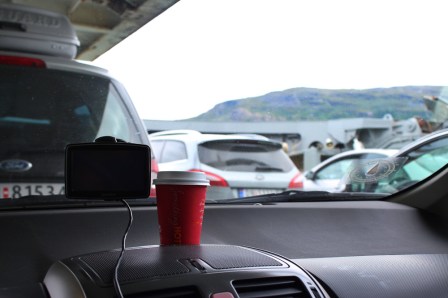 Café de mañana en el ferry